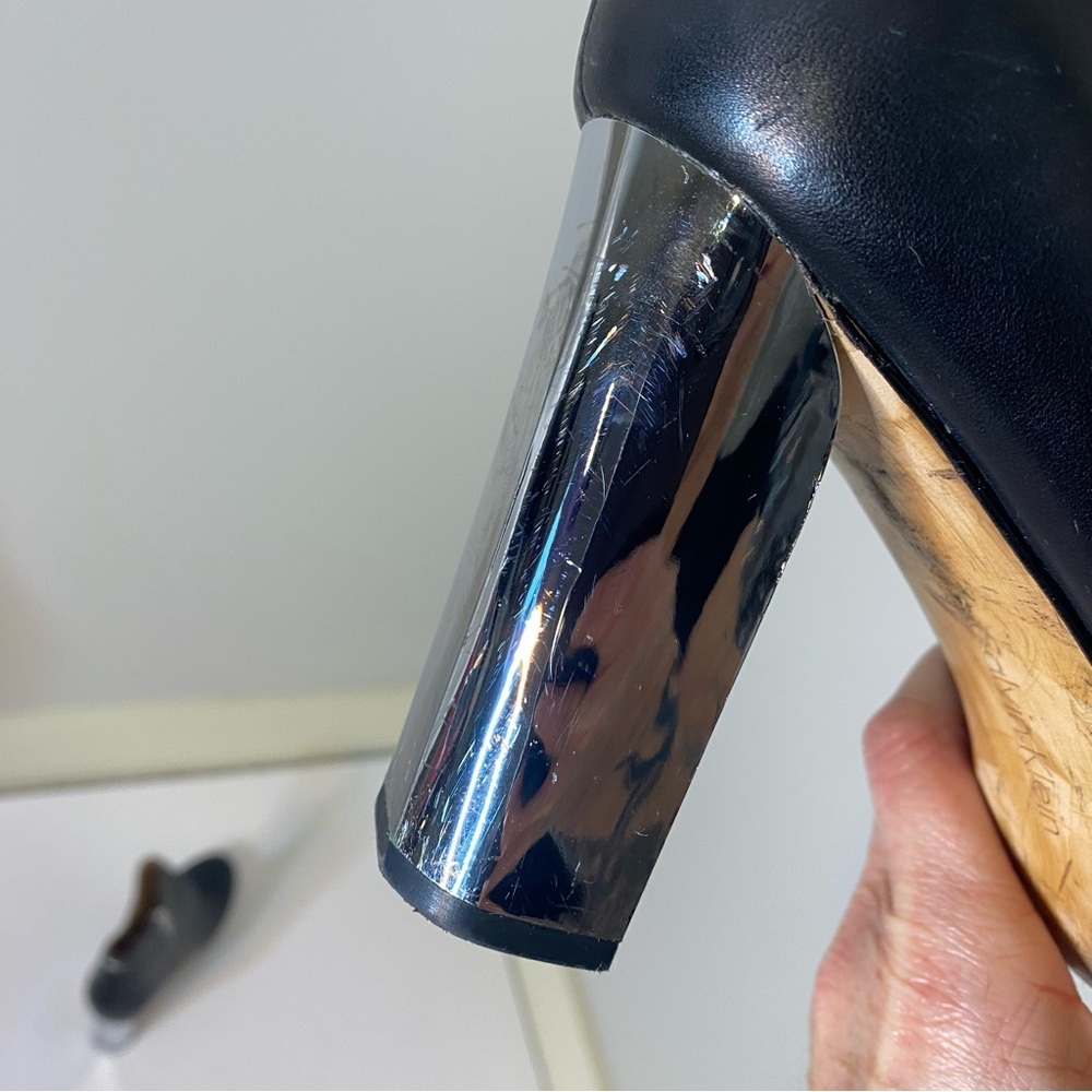 CALVIN KLEIN Savana Limited Edition Mirror Heel Black Leather Booties Sz 9 *Flaw - Picture 13 of 14